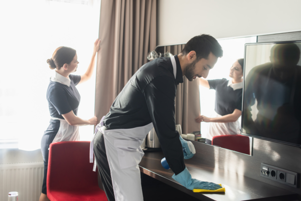 Operaciones Básicas de Pisos en Alojamientos